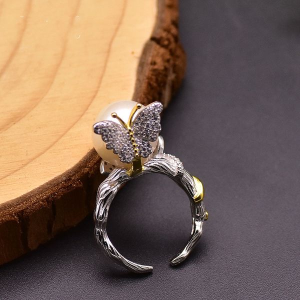AprilGrass Brand Designer Natural White Pearl Butterfly Rings For Wedding Gifts For Women Girl Luxury Vintage Jewrlry Pierscionek GR0258
AprilGrass Brand Designer Natural White Pearl Butterfly Rings For Wedding Gifts For Women Girl Luxury Vintage Jewrlry Pierscionek GR0258