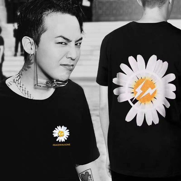 g-dragon daisy short-sleeved cotton half-short-sleeve men t-shirt street fashion c, White;black
g-dragon daisy short-sleeved cotton half-short-sleeve men t-shirt street fashion c, White;black