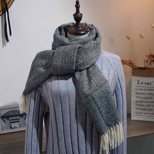 2019 fashion cashmere scarf, exquisite workmanship and comfortable, both scarf and shawl can be made, Blue;gray
2019 fashion cashmere scarf, exquisite workmanship and comfortable, both scarf and shawl can be made, Blue;gray