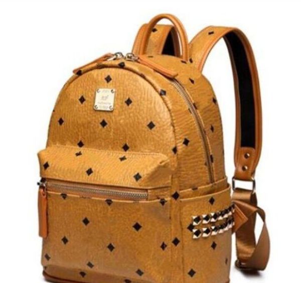 2021 leather luxury men women's rivet backpack famous backpack designer lady m backpacks bags women men fashion school bags
2021 leather luxury men women's rivet backpack famous backpack designer lady m backpacks bags women men fashion school bags