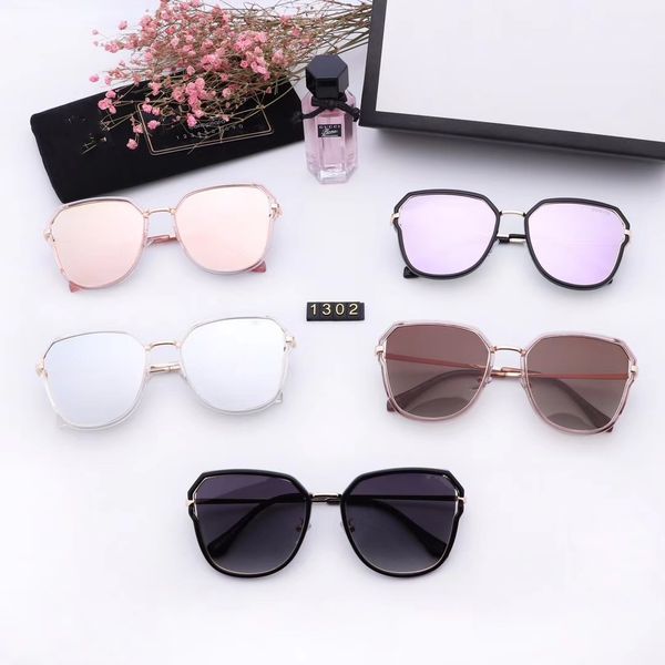 new fashion sunglasses for tom man woman eyewear designer brand sun glasses ford lenses with box 1302, White;black
new fashion sunglasses for tom man woman eyewear designer brand sun glasses ford lenses with box 1302, White;black