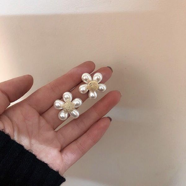 small daisy 925 silver needle earrings female 2020 new wave korean temperament flower earrings cold wind simple earrings, Golden;silver
small daisy 925 silver needle earrings female 2020 new wave korean temperament flower earrings cold wind simple earrings, Golden;silver