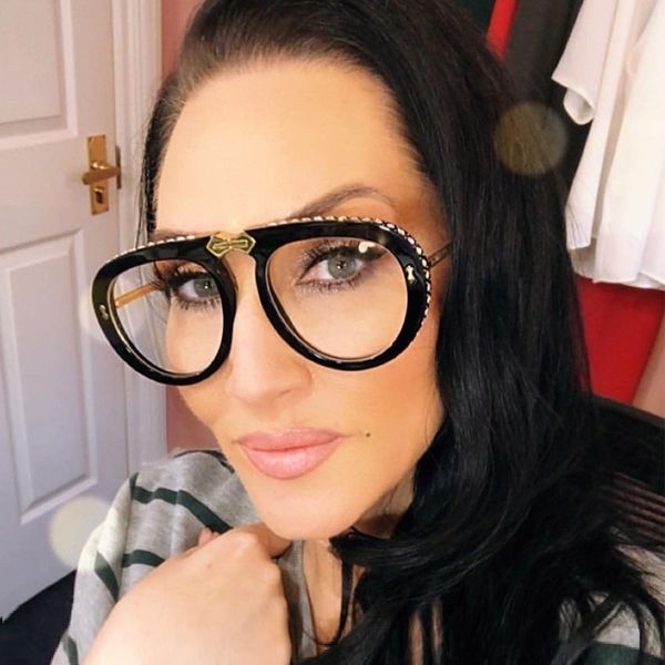 luxury folding metal diamond sunglasses women italy brand designer aviation sun glasses for female men clear eyewear, White;black
luxury folding metal diamond sunglasses women italy brand designer aviation sun glasses for female men clear eyewear, White;black