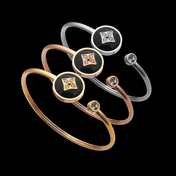 v-letter four-leaf flower with drill round brand black agate bendable bracelet ladies selling elbow opening bracelet
v-letter four-leaf flower with drill round brand black agate bendable bracelet ladies selling elbow opening bracelet