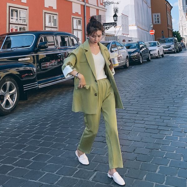 women's suit 2019 autumn new casual fashion temperament loose wild single-breasted small suit trousers two-piece, White;black
women's suit 2019 autumn new casual fashion temperament loose wild single-breasted small suit trousers two-piece, White;black