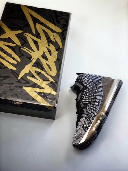 authentic lebron 17 lakers basketball shoes men black white eggplant amarillo battleknit 2.0 bq3177-004 bq3177-002 sneakers with box
authentic lebron 17 lakers basketball shoes men black white eggplant amarillo battleknit 2.0 bq3177-004 bq3177-002 sneakers with box