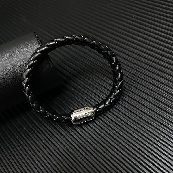 bracelet new black (men's) leather hand jewelry simple classic bracelet factory direct
bracelet new black (men's) leather hand jewelry simple classic bracelet factory direct