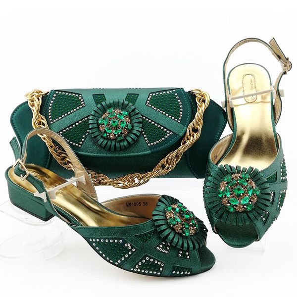 High quality D.green women shoes match handbag with rhinestone decoration African shoes and bag set MM1095,heel 3.6CM
High quality D.green women shoes match handbag with rhinestone decoration African shoes and bag set MM1095,heel 3.6CM