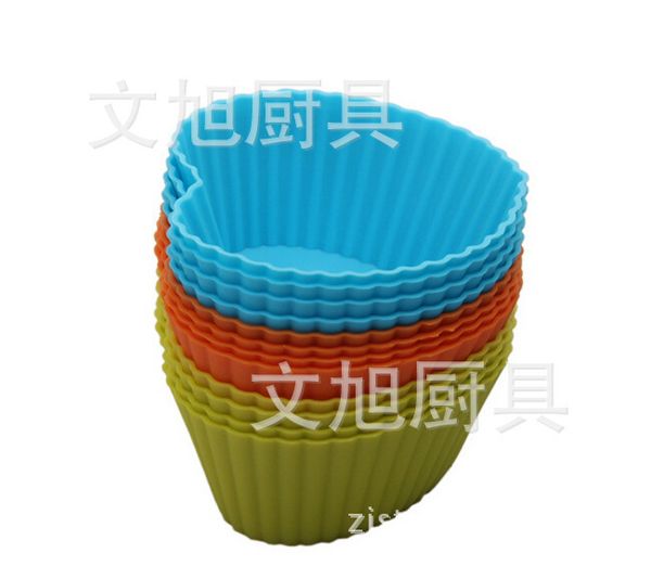 three inch heart-shaped silica gel cake model baking diy pudding moulded fumafen cup jelly model
three inch heart-shaped silica gel cake model baking diy pudding moulded fumafen cup jelly model