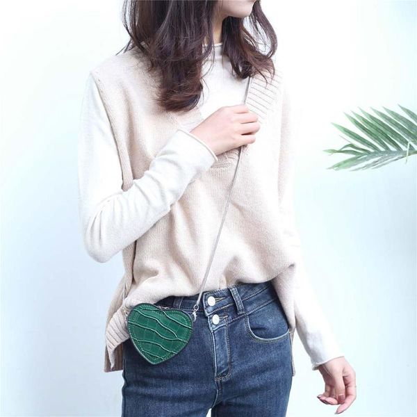 solid color messenger bag women leather love heart shoulder durable crossbody chain lipstick shoulder handbags
solid color messenger bag women leather love heart shoulder durable crossbody chain lipstick shoulder handbags