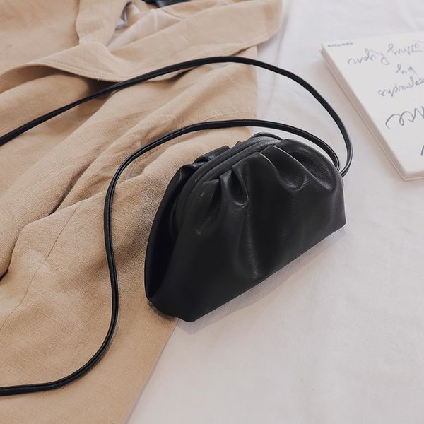 2020 new shoulder bag women's casual fashion korean version of the simple retro ladies crossbody bag
2020 new shoulder bag women's casual fashion korean version of the simple retro ladies crossbody bag