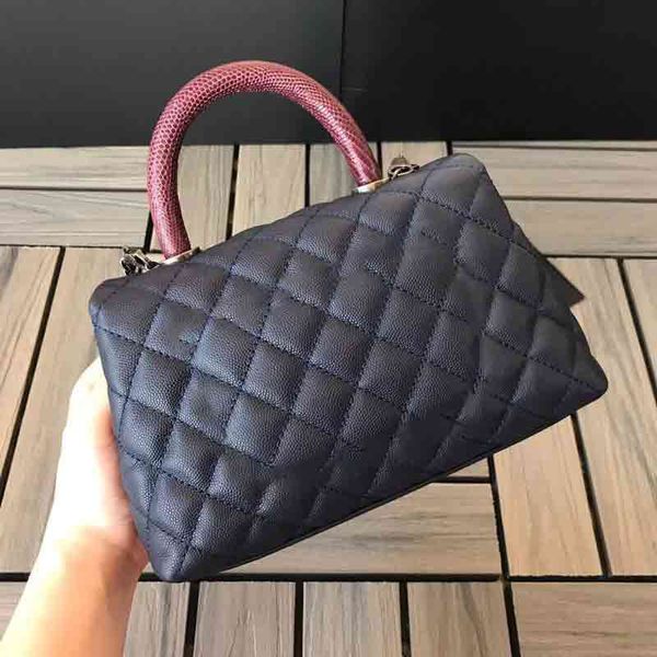 lizard handle sheepskin diamond lattice classic shoulder bag cross body totes luxury handbags women designer 2a
lizard handle sheepskin diamond lattice classic shoulder bag cross body totes luxury handbags women designer 2a
