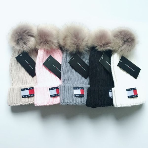 2020 luxury casual fashion couple knit hat men and women urinals winter hats, Blue;gray
2020 luxury casual fashion couple knit hat men and women urinals winter hats, Blue;gray