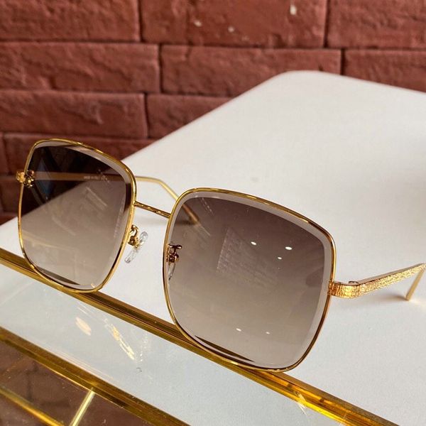 2020 new designer women's sunglasses gold metal full frame polarizing glasses lady outdoor sport sunglasses with case box, White;black
2020 new designer women's sunglasses gold metal full frame polarizing glasses lady outdoor sport sunglasses with case box, White;black