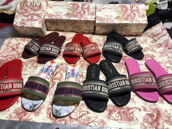 De igner rubber lide andal floral brocade men lipper red green flip flop women triped beach cau al lipper with box
De igner rubber lide andal floral brocade men lipper red green flip flop women triped beach cau al lipper with box