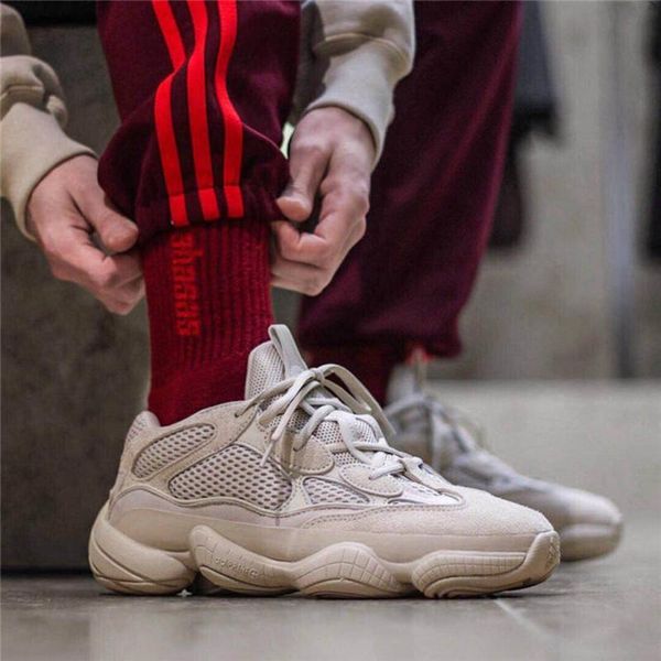 new bone white desert rat 500 kanye west мужчины дизайнер обуви мужские женские полезность black румяна соль кроссовки кроссовки инструкторо
new bone white desert rat 500 kanye west мужчины дизайнер обуви мужские женские полезность black румяна соль кроссовки кроссовки инструкторо