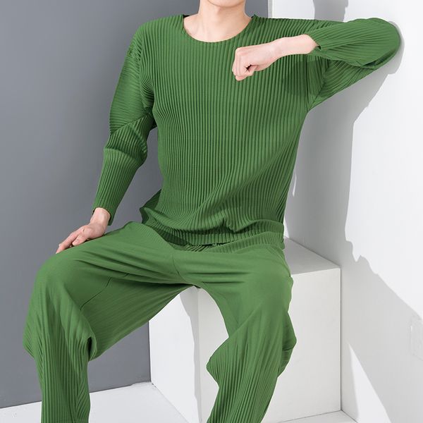 ewq men's wear | round collar long sleeve + elastic waist pleated trousers for male 2020 vintage new pleated clothes 9y3021, Gray
ewq men's wear | round collar long sleeve + elastic waist pleated trousers for male 2020 vintage new pleated clothes 9y3021, Gray