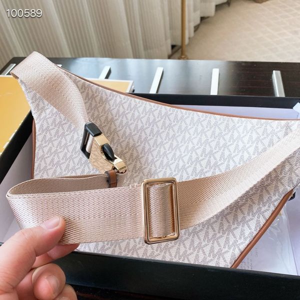 spring and summer red ring candy-colored hand bag shoulder crossbody xiao yao bao xin feng bao
spring and summer red ring candy-colored hand bag shoulder crossbody xiao yao bao xin feng bao