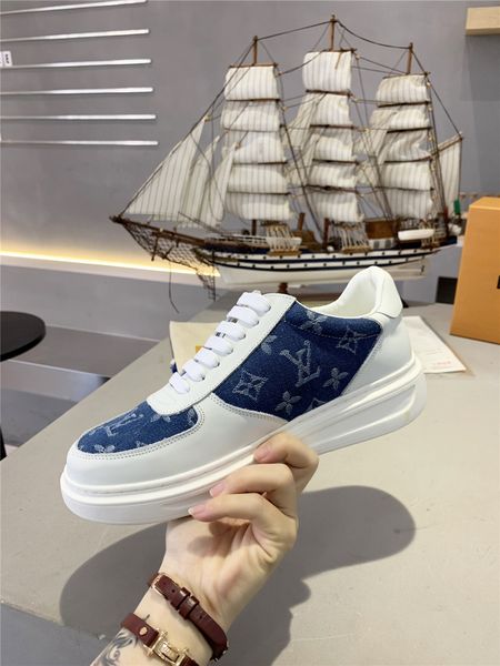 2020 new om4 high-quality women's casual sports shoes leather shoes couple models, fashionable wild flat shoes, box number 35-45
2020 new om4 high-quality women's casual sports shoes leather shoes couple models, fashionable wild flat shoes, box number 35-45