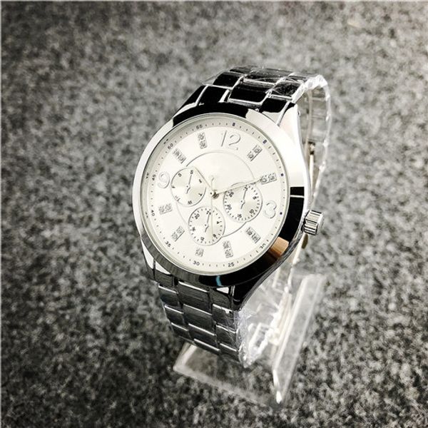 2020 рим полный просверленный мода мужские часы приливная нержавеющая сталь orologio di lusso, Slivery;black
2020 рим полный просверленный мода мужские часы приливная нержавеющая сталь orologio di lusso, Slivery;black