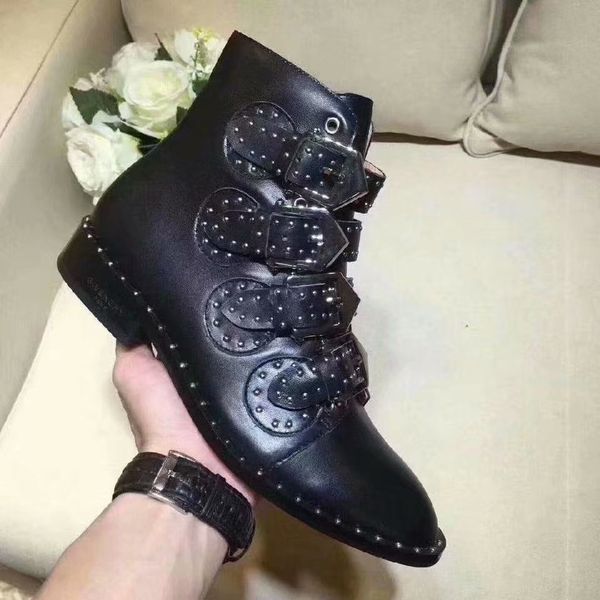 мода роскошь женщины boots red bottoms с шипованных шипы партии мартин сапоги осень и зима новый стиль с плоским дном комфорт короткие загру, Black
мода роскошь женщины boots red bottoms с шипованных шипы партии мартин сапоги осень и зима новый стиль с плоским дном комфорт короткие загру, Black