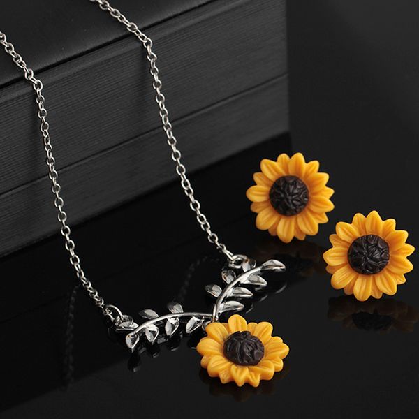 charm sunflower pendant chain necklace bib choker statement necklace jewelry, Silver
charm sunflower pendant chain necklace bib choker statement necklace jewelry, Silver