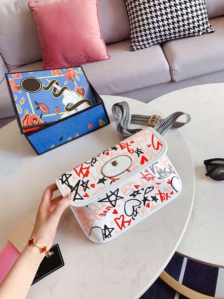 designer handbag gu bag coloured drawing fashion bag women crossbody bag crossbody fashion totes ladies bags contracted
designer handbag gu bag coloured drawing fashion bag women crossbody bag crossbody fashion totes ladies bags contracted