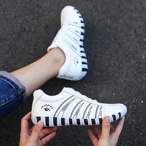 plus size pu leather soft breathable running shoes womens sneakers for sports shoes sport woman training white boty a-425
plus size pu leather soft breathable running shoes womens sneakers for sports shoes sport woman training white boty a-425