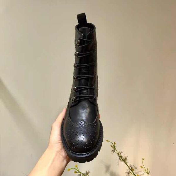 2019 new autumn and winter explosions luxury fashion classic wild martin boots 100% genuine leather shoes size35-41 factory direct, Black
2019 new autumn and winter explosions luxury fashion classic wild martin boots 100% genuine leather shoes size35-41 factory direct, Black