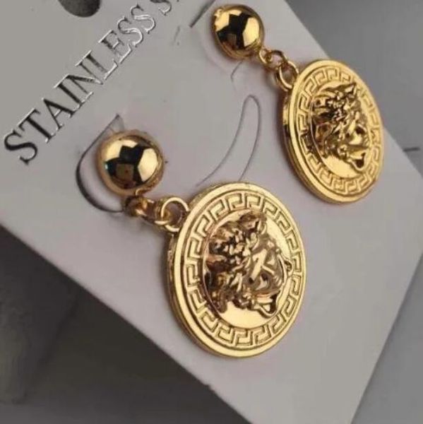 earrings luxury jewelry fashion women mens earrings hip hop diamond stud earings iced out bling rock punk round wedding gift 0015, Golden;silver
earrings luxury jewelry fashion women mens earrings hip hop diamond stud earings iced out bling rock punk round wedding gift 0015, Golden;silver
