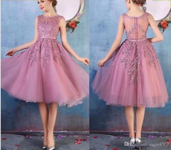 2019 new arrival little red short prom dresses knee length lace applique illusion back cocktail dresses short bridesmaid dresses aw452, Black
2019 new arrival little red short prom dresses knee length lace applique illusion back cocktail dresses short bridesmaid dresses aw452, Black