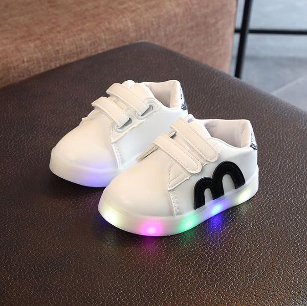 little kids glowing sneakers children shell tenis led shoes autumn fashion boys girls casual hook white luminous light up shoes, Black;red
little kids glowing sneakers children shell tenis led shoes autumn fashion boys girls casual hook white luminous light up shoes, Black;red