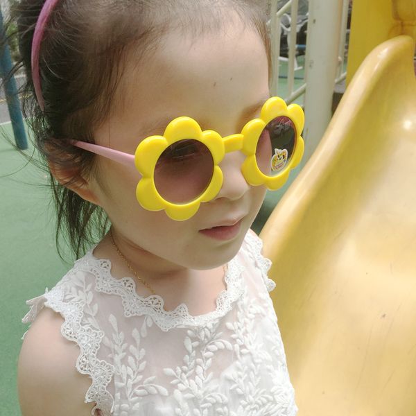 2pc 2-6 yrs kids sunglasses little boys&girls cute party sunglasses candy color protect uv400 glasses round flower oculos n291, Blue
2pc 2-6 yrs kids sunglasses little boys&girls cute party sunglasses candy color protect uv400 glasses round flower oculos n291, Blue