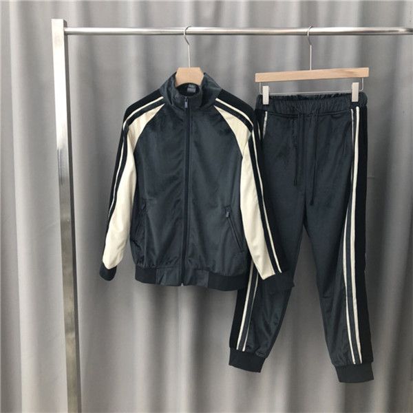 19fw luxurious brands design fed ribbon logos tracksuit coat and trousers sets streetwear sweatshirts outdoor long pants and pullover, Blue;black
19fw luxurious brands design fed ribbon logos tracksuit coat and trousers sets streetwear sweatshirts outdoor long pants and pullover, Blue;black