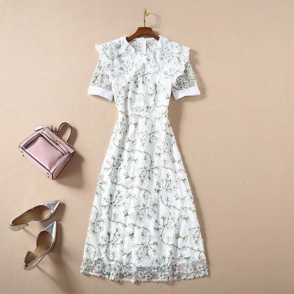 new european and american women's dresses for spring 2020 short sleeve lapel flower embroidery fashionable gauze dress, Black;gray
new european and american women's dresses for spring 2020 short sleeve lapel flower embroidery fashionable gauze dress, Black;gray
