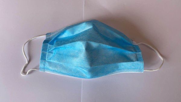sell 50pcs disposable face masks 3-layer dustproof mouth anti pm2.5 safety masks men and women disposable face masks
sell 50pcs disposable face masks 3-layer dustproof mouth anti pm2.5 safety masks men and women disposable face masks