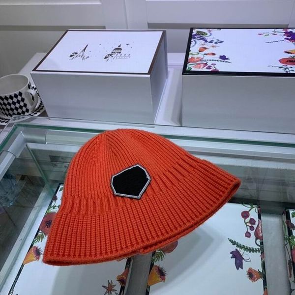 2019 new luxury fashion knitting cotton hats good quality cap women men winter warm red hats with box, Blue;gray
2019 new luxury fashion knitting cotton hats good quality cap women men winter warm red hats with box, Blue;gray