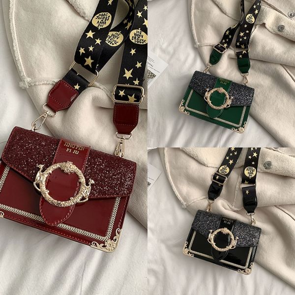 super sequins small square fire female 2020 fashion versatile messenger bag sequins wide shoulder small square bag temperament, White
super sequins small square fire female 2020 fashion versatile messenger bag sequins wide shoulder small square bag temperament, White