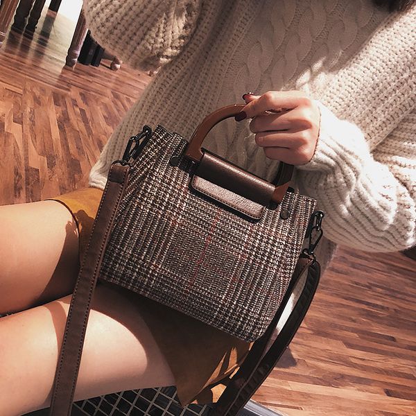2 bags women's designer handbag 2018 fashion new handbags wool stripes women tote bags girl shoulder messenger bags y190606
2 bags women's designer handbag 2018 fashion new handbags wool stripes women tote bags girl shoulder messenger bags y190606