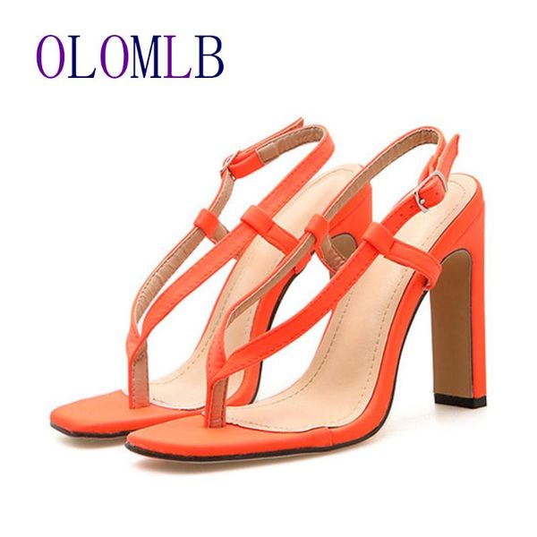 2020 summer new herringbone high-heeled sandals fashion square head personality sandals buckle women c169, Black
2020 summer new herringbone high-heeled sandals fashion square head personality sandals buckle women c169, Black