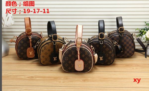 женщина 2019 новый сумка цепи сумка заклепки прозрачный квадрат pu сумка 02
женщина 2019 новый сумка цепи сумка заклепки прозрачный квадрат pu сумка 02