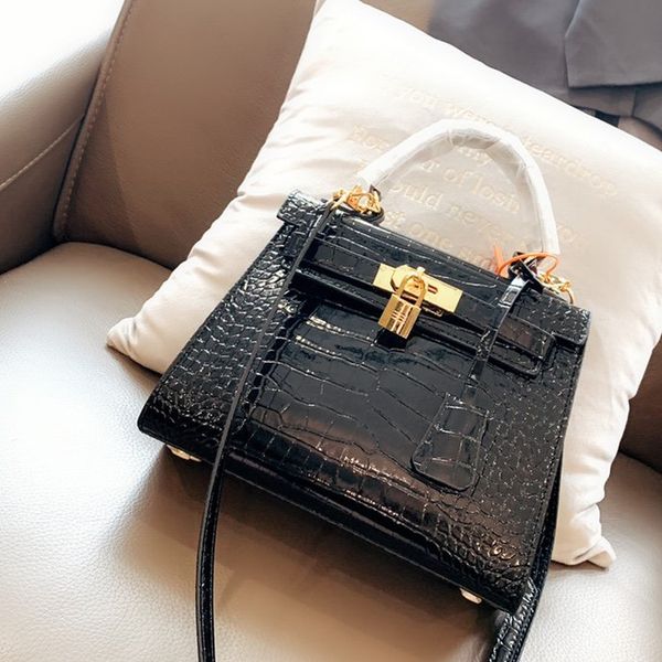 women handbags genuine leather bag tote bag fannypack fashion alligator patent leather large capacity package crossbody bag lock plain
women handbags genuine leather bag tote bag fannypack fashion alligator patent leather large capacity package crossbody bag lock plain