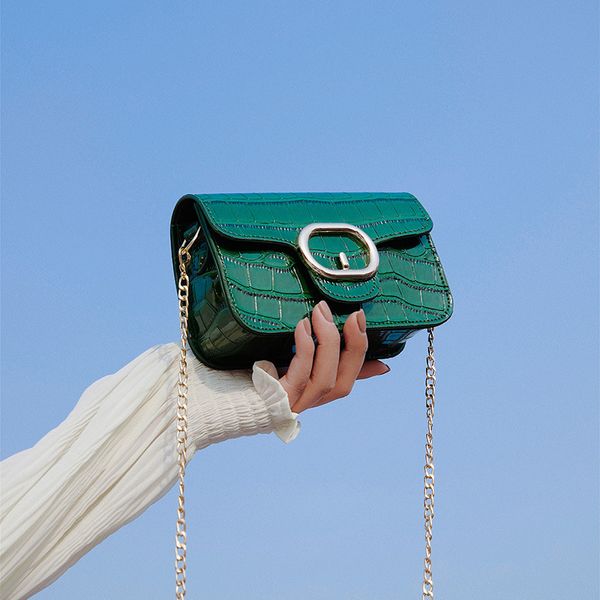 stone pattern 2020 summer new bag female fashion crocodile pattern patent leather small square bag shoulder messenger
stone pattern 2020 summer new bag female fashion crocodile pattern patent leather small square bag shoulder messenger