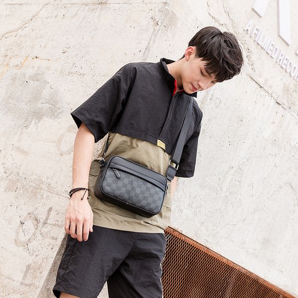 2019 postman's one-shoulder bag small oblique bag brand work casual men's chest men's
2019 postman's one-shoulder bag small oblique bag brand work casual men's chest men's