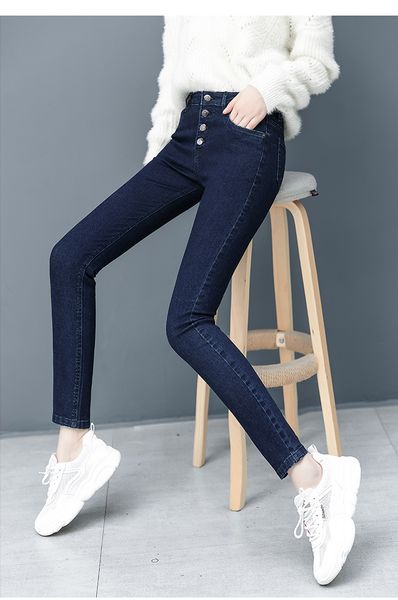 dark blue spring of the new model of soil straight hole jeans children show thin short a loose ziniu child beggar pants pants embroidery
dark blue spring of the new model of soil straight hole jeans children show thin short a loose ziniu child beggar pants pants embroidery