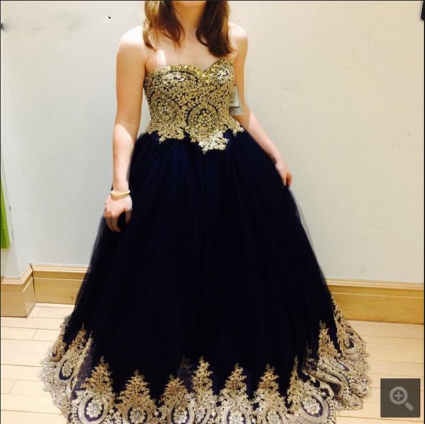 black tulle beaded strapless ball gown prom dresses long with sweetheart neck lace appliques puffy corset prom gowns
black tulle beaded strapless ball gown prom dresses long with sweetheart neck lace appliques puffy corset prom gowns