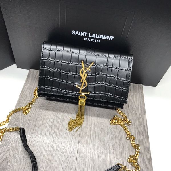 classic crocodile pattern shoulder bag for women black real leather crossbody bags for ladies size 20*17*6cm
classic crocodile pattern shoulder bag for women black real leather crossbody bags for ladies size 20*17*6cm