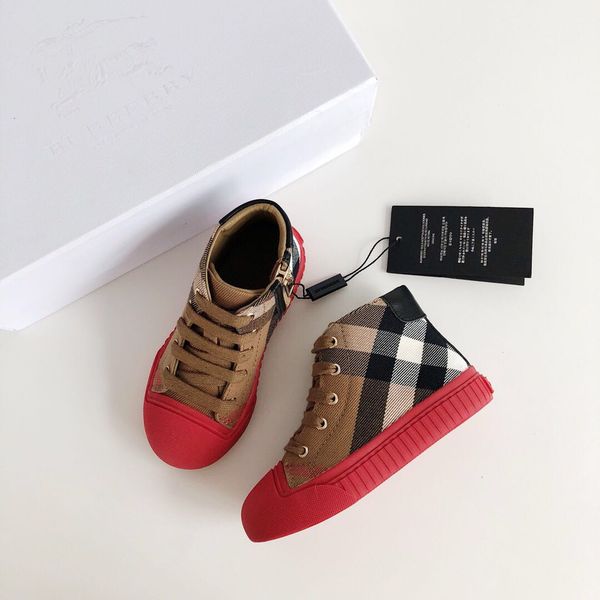 Burberry 2019 новый дизайнерский бренд BBR шлепанцы тапочки роскошные повседневная обув
Burberry 2019 новый дизайнерский бренд BBR шлепанцы тапочки роскошные повседневная обув