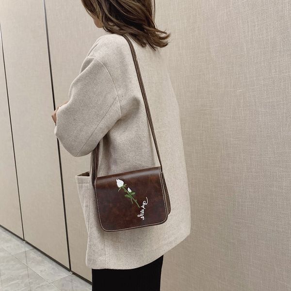 embroidery retro shoulder crossbody bag for women 2020 smooth leather square floral messenger bags lady portable phone handbag
embroidery retro shoulder crossbody bag for women 2020 smooth leather square floral messenger bags lady portable phone handbag
