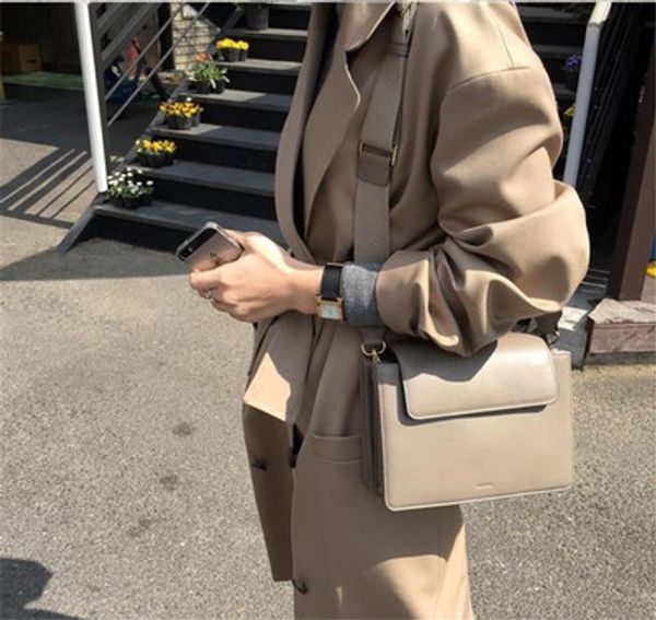 autumn new women designer multi-layer handbag fashion female crossbody bag vintage grain tote dropshiping
autumn new women designer multi-layer handbag fashion female crossbody bag vintage grain tote dropshiping